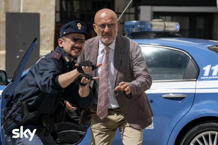 Cops Mandelli e Bisio in una scena di Cops