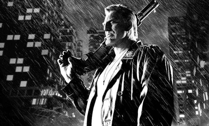 Sin City diventa una serie TV, forse con Robert Rodriguez nel progetto Mickey Rourke in una scena del film Sin City - Una donna per cui uccidere