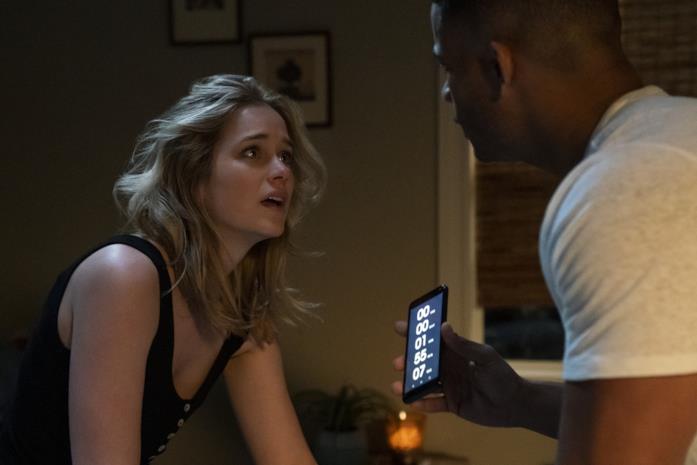 Countdown avrà mai un sequel? La scena post-credits e gli ultimi aggiornamenti Elizabeth Lail e Jordan Calloway in una scena del film Countdown