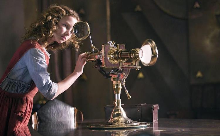 Dakota Blue Richards in La bussola d'oro