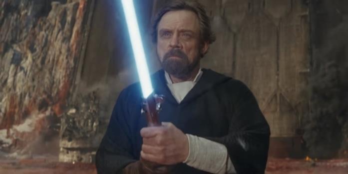 Star Wars Episodio XI completa il 2019 Disney Luke Skywalker in una immagine del film Star Wars: Gli Ultimi Jedi