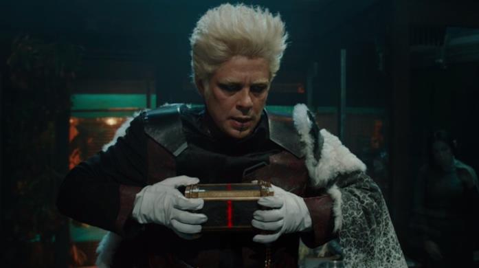 Benicio del Toro in una scena di Thor: The Dark World