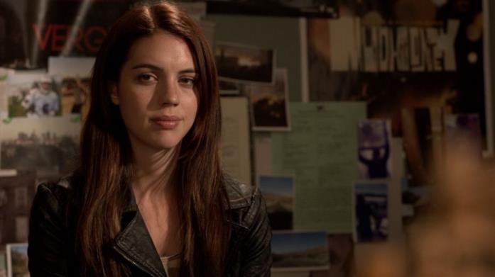 Adelaide Kane nelle vesti di Cora Hale Adelaide Kane interpreta la sorella di Derek, Cora Hale in Teen Wolf