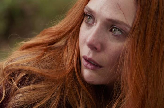 Scarlet Witch combatte Thanos in Avengers: Infinity War