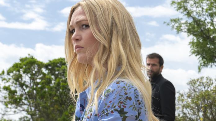 Julia Stiles in Riviera 2