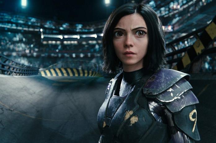 Rosa Salazar in una scena del film Alita - Angelo della battaglia