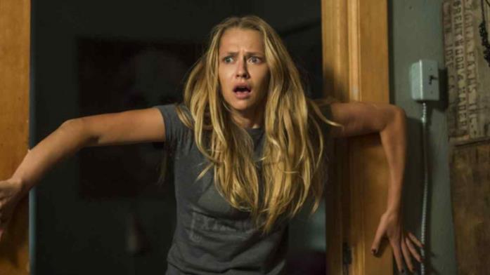 Teresa Palmer protagonista di Lights Out come Rebecca Teresa Palmer in Lights Out