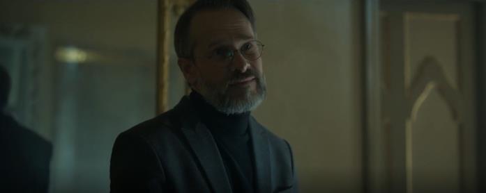 La sentinella: finale e spiegazione del thriller francese di Netflix Michel Nabokoff in una scena del film La sentinella