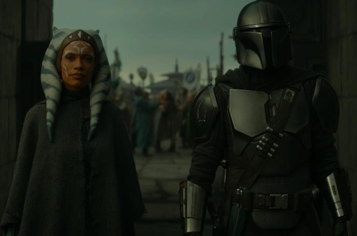 Un'immagine di Rosario Dawson e Pedro Pascal in The Mandalorian