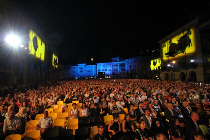 Festival di Locarno Una veduta mozzafiato del pubblico di Piazza Grande