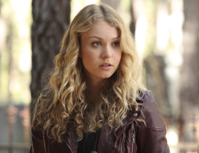 Penelope Mitchell presta il volto alla strega di Gemini Liv Parker Penelope Mitchell nel ruolo di Liv Parker