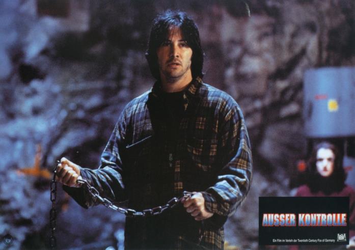 Keanu Reeves, i migliori film dell'attore Keanu Reeves in una cartolina tedesca del film Reazione a catena