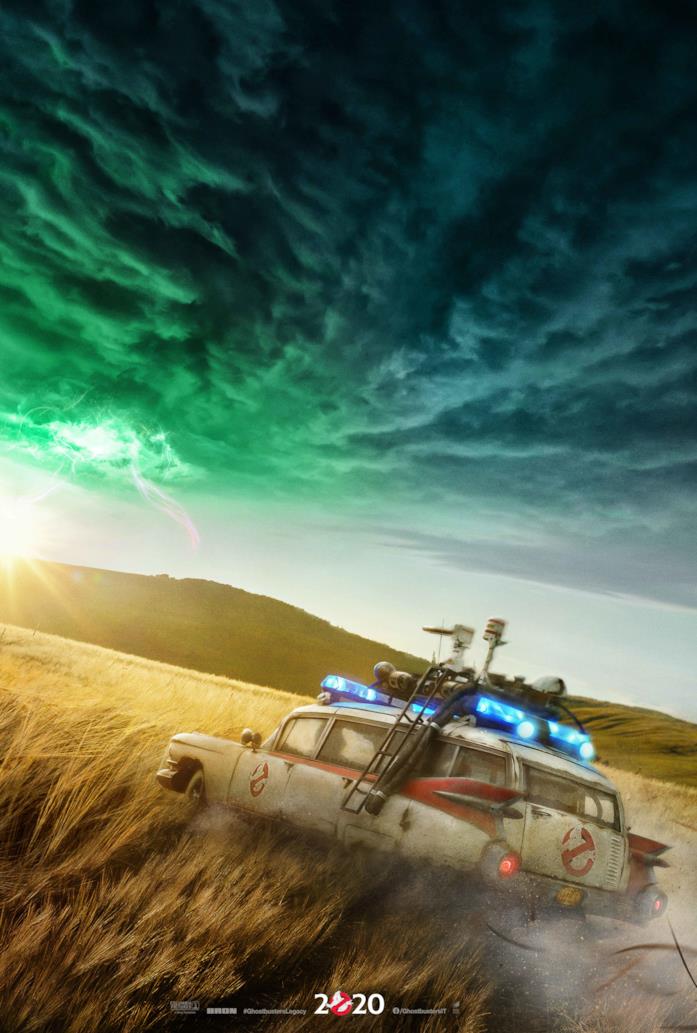 Il poster del nuovo film sui Ghostbusters Ghostbuster: Legacy, il poster con la Ecto-1