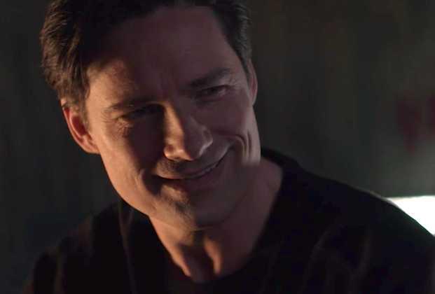 Warren Christie è il Bruce Wayne dell'Arrowverse Bruce Wayne (Warren Christie) in Batwoman