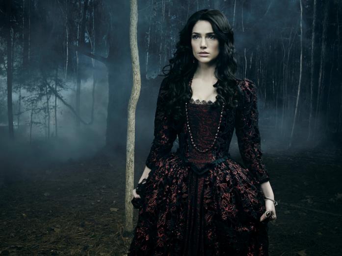 Janet Montgomery è la strega Mary Sibley in Salem La potente strega Mary Sibley è interpretata da Janet Montgomery