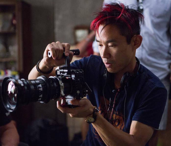 James Wan produrrà la serie TV basata sul film horror So cosa hai fatto James Wan impegnato durante le riprese di uno dei suoi film