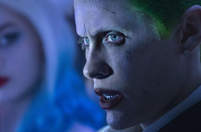 Un primo piano di Jared Leto nei panni di Joker