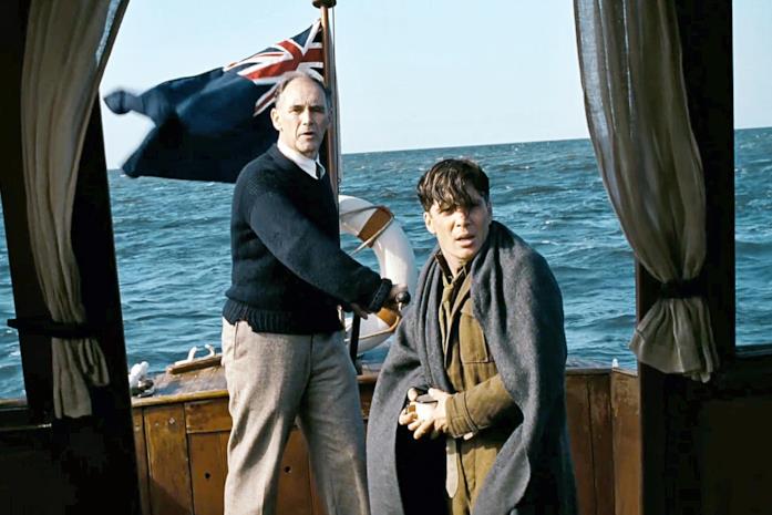 Mark Rylance e Cillian Murphy a bordo della Moonstone Mark Rylance e Cillian Murphy interpretano il signor Dawson e un soldato