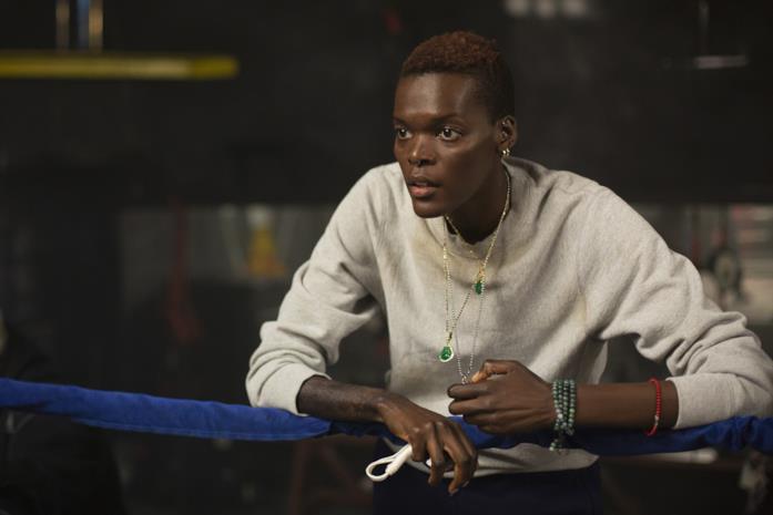 Bruised - Lottare per vivere, tutto quello che devi sapere sul film Netflix di e con Halle Berry Sheila Atim in una scena di Bruised - Lottare per vivere