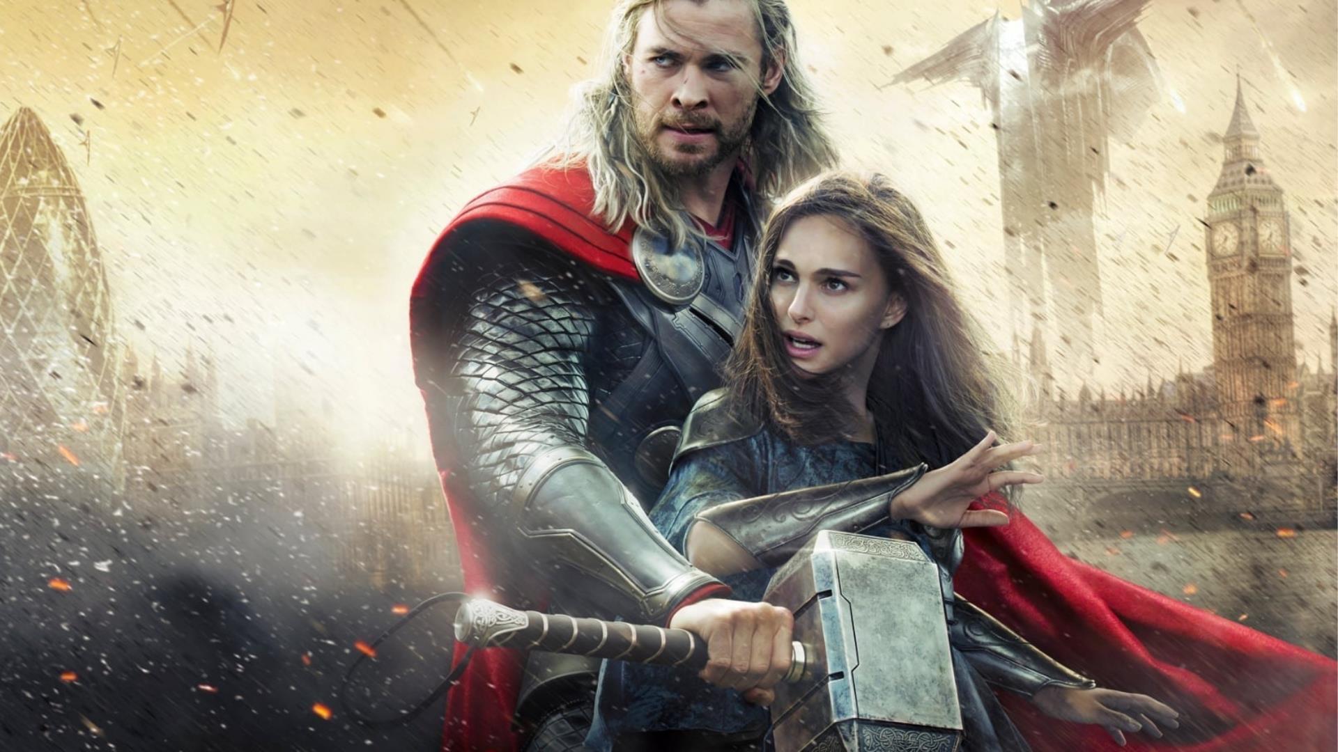 Thor: Love and Thunder, Jane Foster si mostra con il Mjölnir "rotto" (proviamo a capire perché)