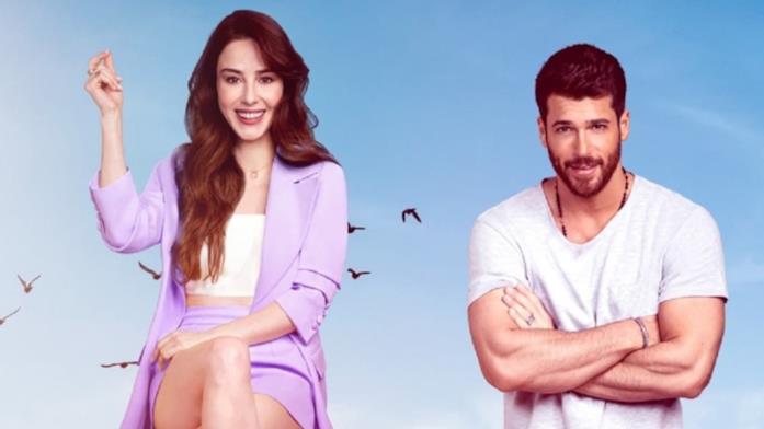 Can Yaman e Özge Gürel protagonisti di Mr. Wrong Di cosa parla Mr. Wrong?