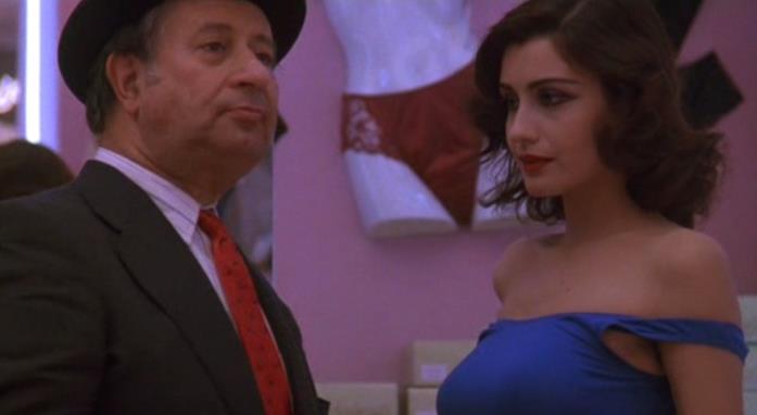 Tinto Brass e la sua musa Tinto Brass e Claudia Koll in una scena del film Così Fan Tutte