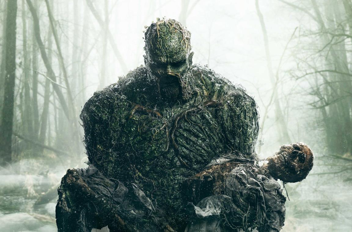 Swamp Thing in una scena della serie