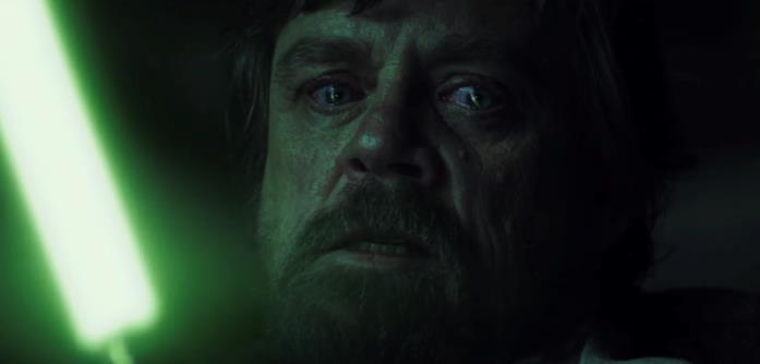Star Wars VIII, Luke vuole uccidere Kylo Luke vuole uccidere Kylo Ren con la sua spada laser