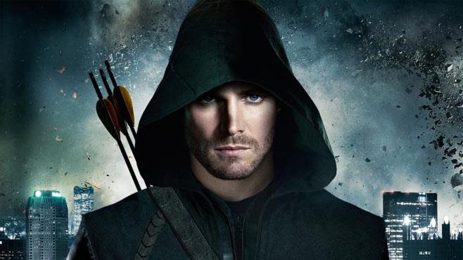 Stephen Amell nei panni di Oliver Queen