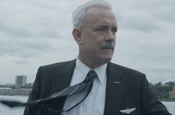 Tom Hanks nei panni di Chesley Sullenberger in Sully