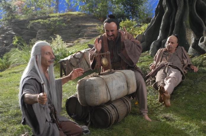 Aldo, Giovanni e Giacomo in una scena del film Il cosmo sul comò