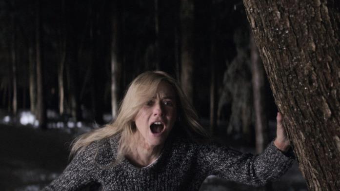 Naomi Watts in Shut In Mary scappa per i boschi dietro la propria casa
