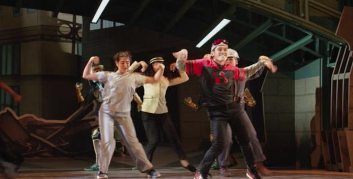 Hawkeye: come mai c'è Ant-Man nel musical Rogers? Ballerini a Broadway