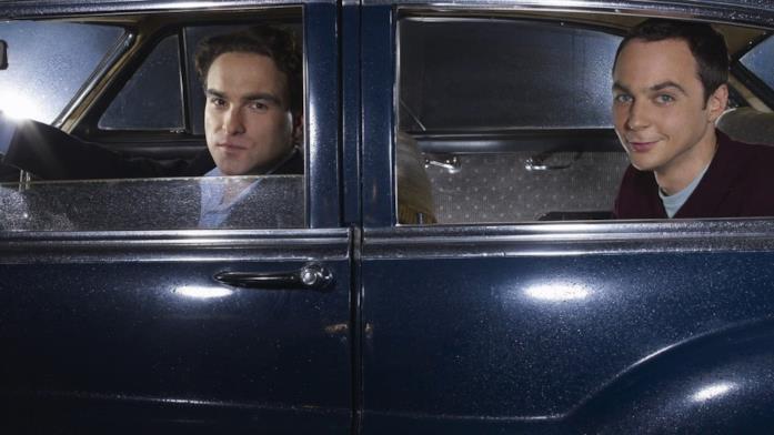 Leonard e Sheldon, i due fisici di The Big Bang Theory Johnny Galecki e Jim Parsons in automobile