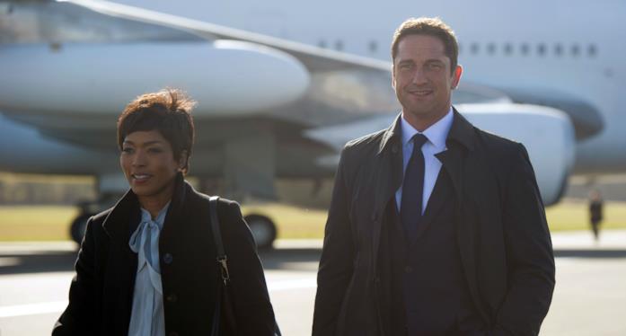 London Has Fallen, il sequel di Attacco al potere Gerard Butler e Angela Basstt in una scena del film