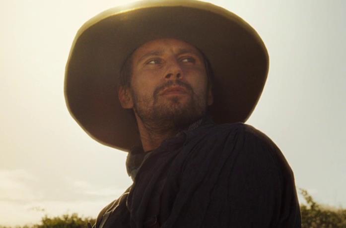 Matthias Schoenaerts in Via dalla pazza folla