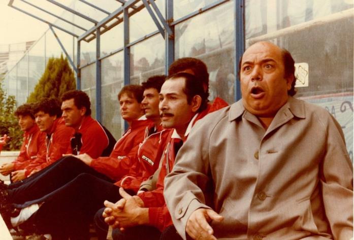 Lino Banfi, volto noto del cinema anni '80 Lino Banfi ne L'allenatore nel pallone