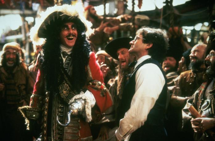 Faccia a faccia tra Capitan Uncino e Peter Pan in Hook