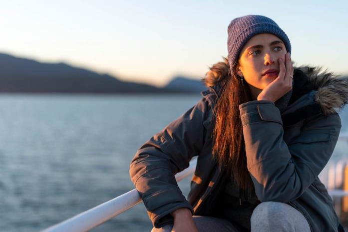 Maid, la toccante storia vera dietro la serie Netflix con Margaret Qualley Margaret Qualley in una scena della serie Netflix Maid