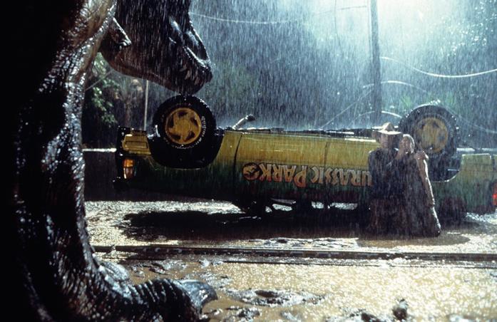 Una scena del film con l'attacco del T-Rex