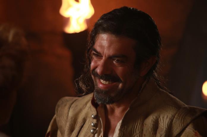 Pierfrancesco Favino nel ruolo di D'Artagnan