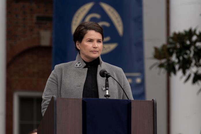 The Walking Dead: World Beyond è lo spin-off di The Walking Dead Julia Ormond in The Walking Dead: World Beyond