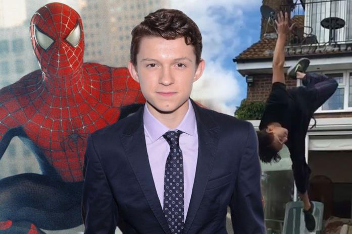 Tom Holland è l'Uomo Ragno in Spider-Man Tom Holland in posa