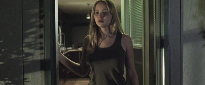 Jennifer Lawrence in Mother!, il nuovo film di Darren Aronofsky Una scena dal film Mother! con Jennifer Lawrence