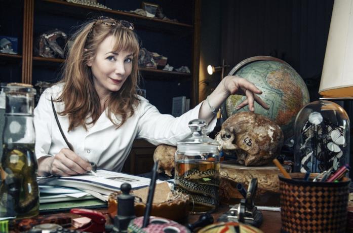 Julie Depardieu in una scena della serie TV Alexandra