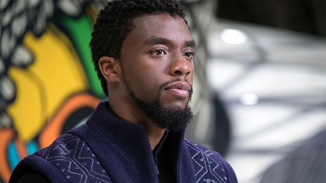 L'attore Chadwick Boseman L'attore Chadwick Boseman sul set di Black Panther