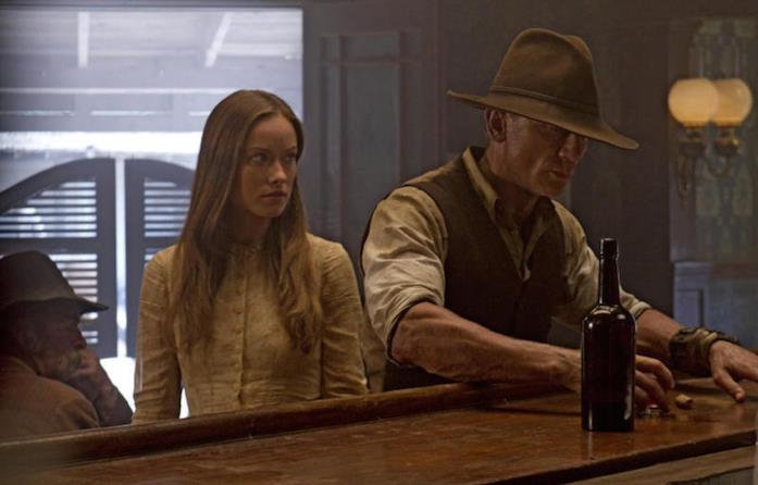 Harrison Ford e Olivia Wilde in una sequenza di Cowboys and Aliens Una scena di Cowboys and Aliens con Harrison Ford e Olivia Wilde