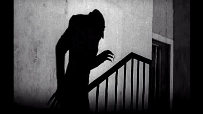 La famosa ombra del Nosferatu Max Shreck interpreta il Conte Orlok