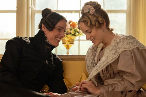 Suranne Jones e Sophie Rundle in una scena della serie Gentleman Jack
