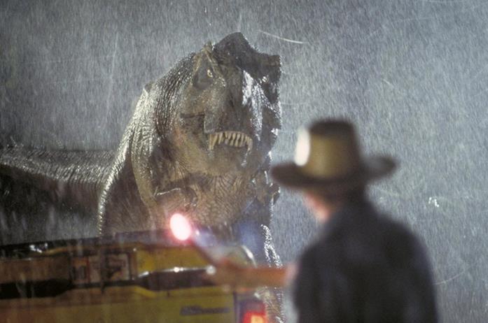 Il pericolosissimo T-Rex viene attirato dal bengala